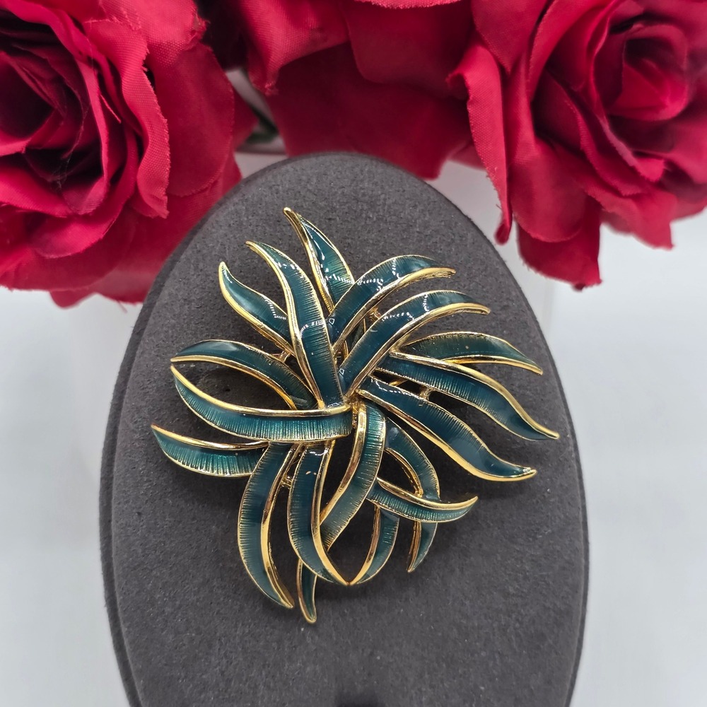 Monet Vintage Teal Enamel Starburst Brooch Gold Tone Textured Pinwheel Pin